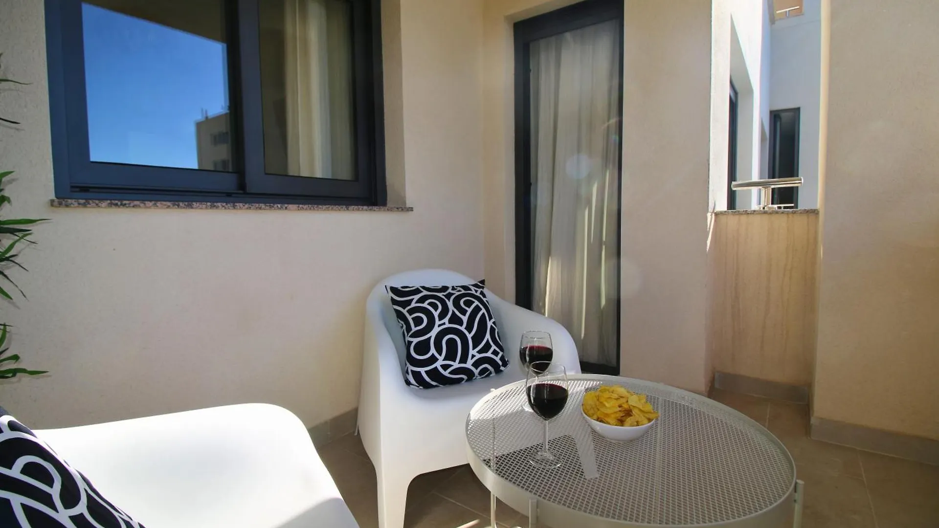 Beautiful Apartment With Pool And Gardens Torre Del Mar Spain